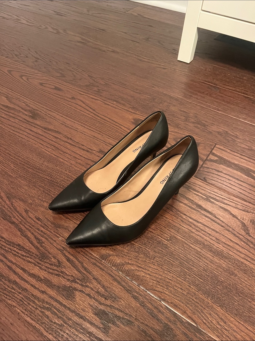 Classic Black Pointed-Toe Women's Pumps